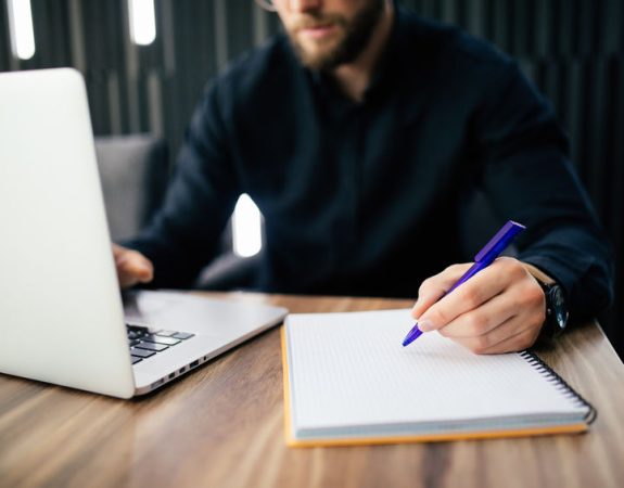 Création d’un cadre de référence des compétences numériques commun aux systèmes de formation initiale et continue