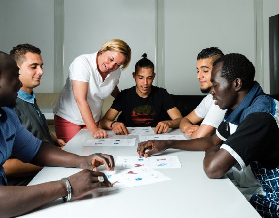 Intégration des étrangers. Priorité à l’emploi et au dispositif OEPRE (instruction)