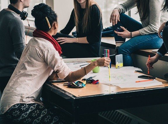 Jeunes. Premières victimes de la crise économique : entre chômage et poursuite d’études