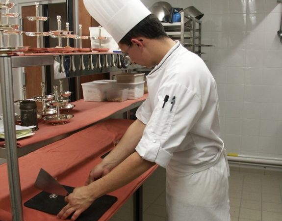 Restauration. Une formation de commis de cuisine pour répondre aux besoins des professionnels concarnois